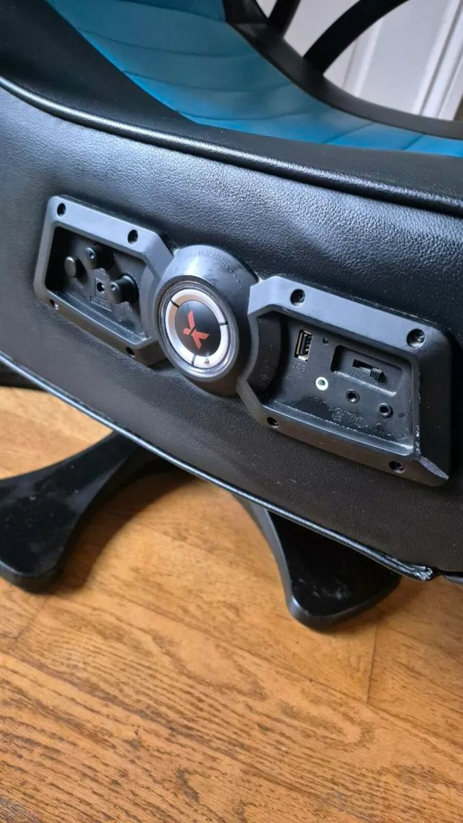 X Rocker PlayStation Legend 2.1 gaming chair - Image 3