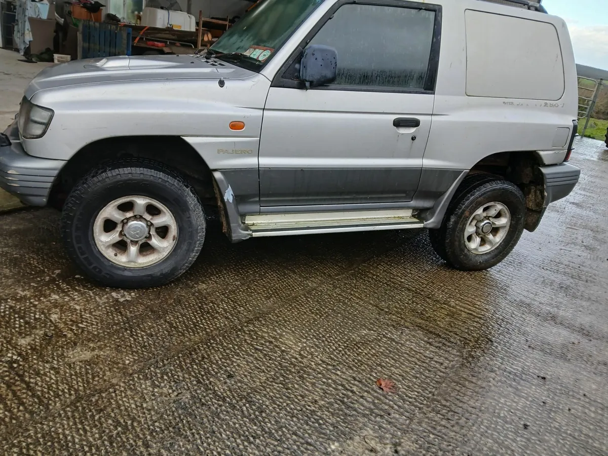 Mitsubishi Pajero 1999 - Image 1