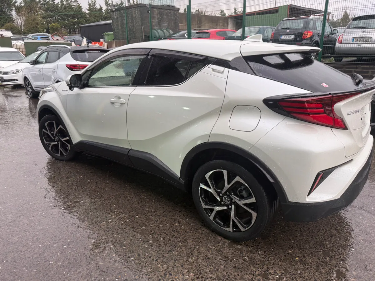 2020 Toyota CH-R Auto G /leather Sol Spec - Image 4