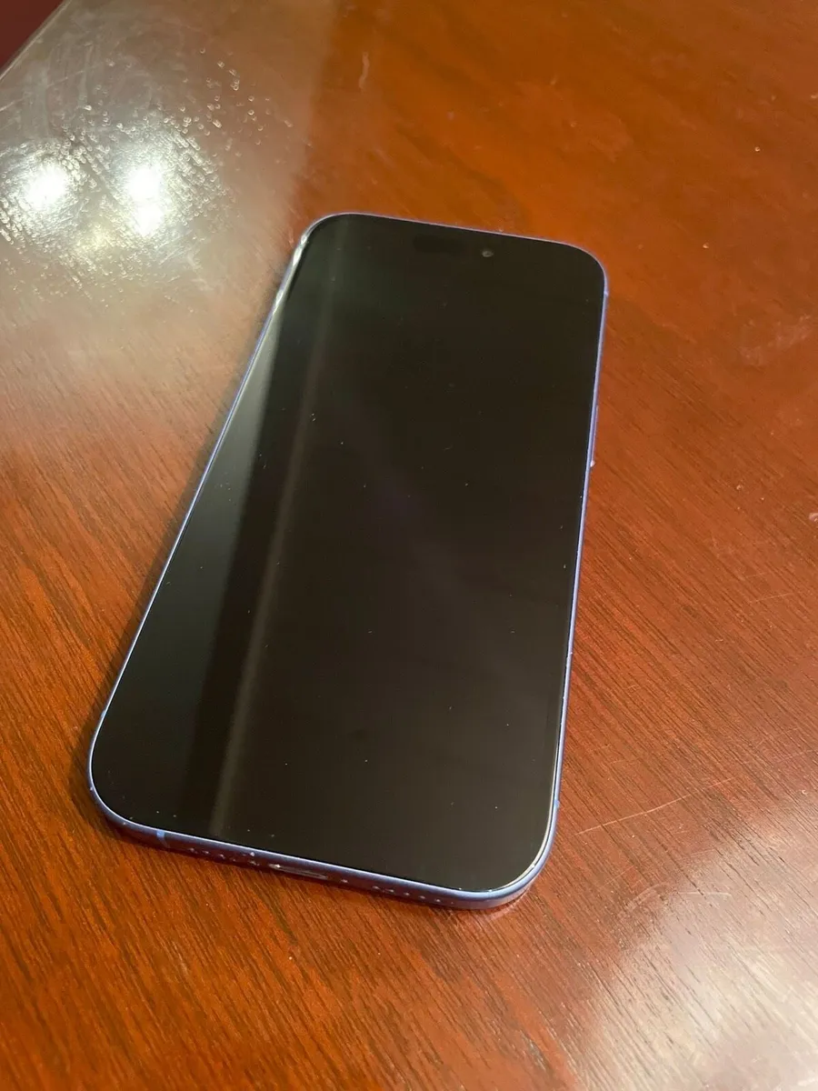 iPhone 16 128GB Ultramarine like new condition - Image 2
