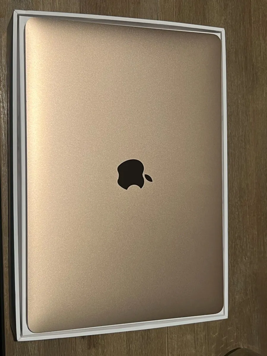 MacBook Air 13” - Image 2