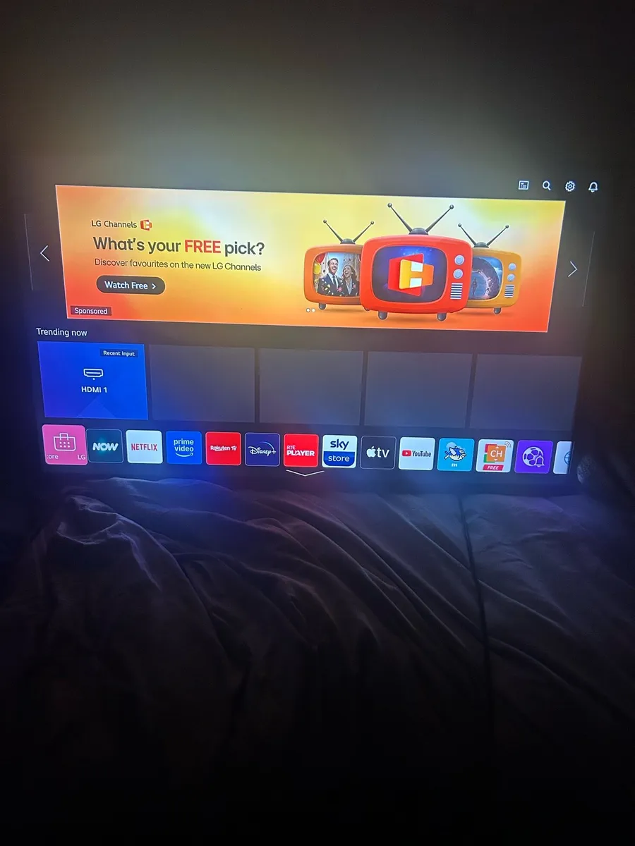 LG Smart TV LED 42” - Image 1