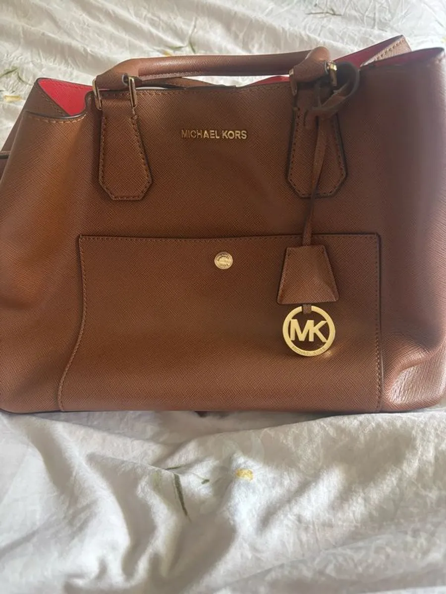 Michael Kors handbag in excellent condition tan spacious spotless - Image 1