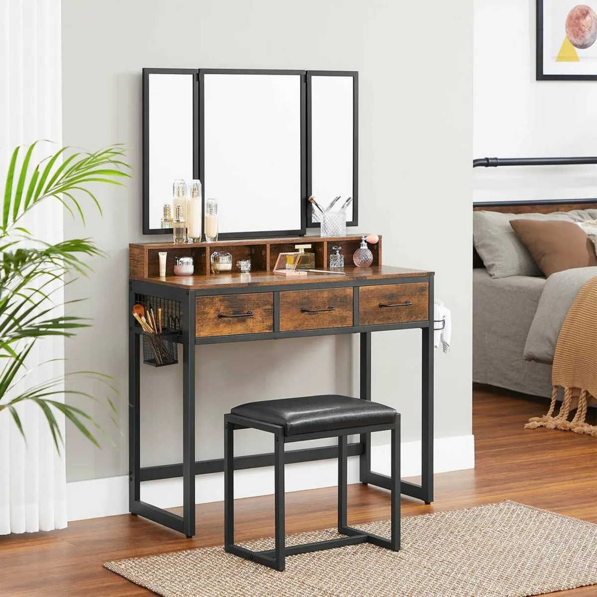 Dressing table set with folding mirror - Image 1