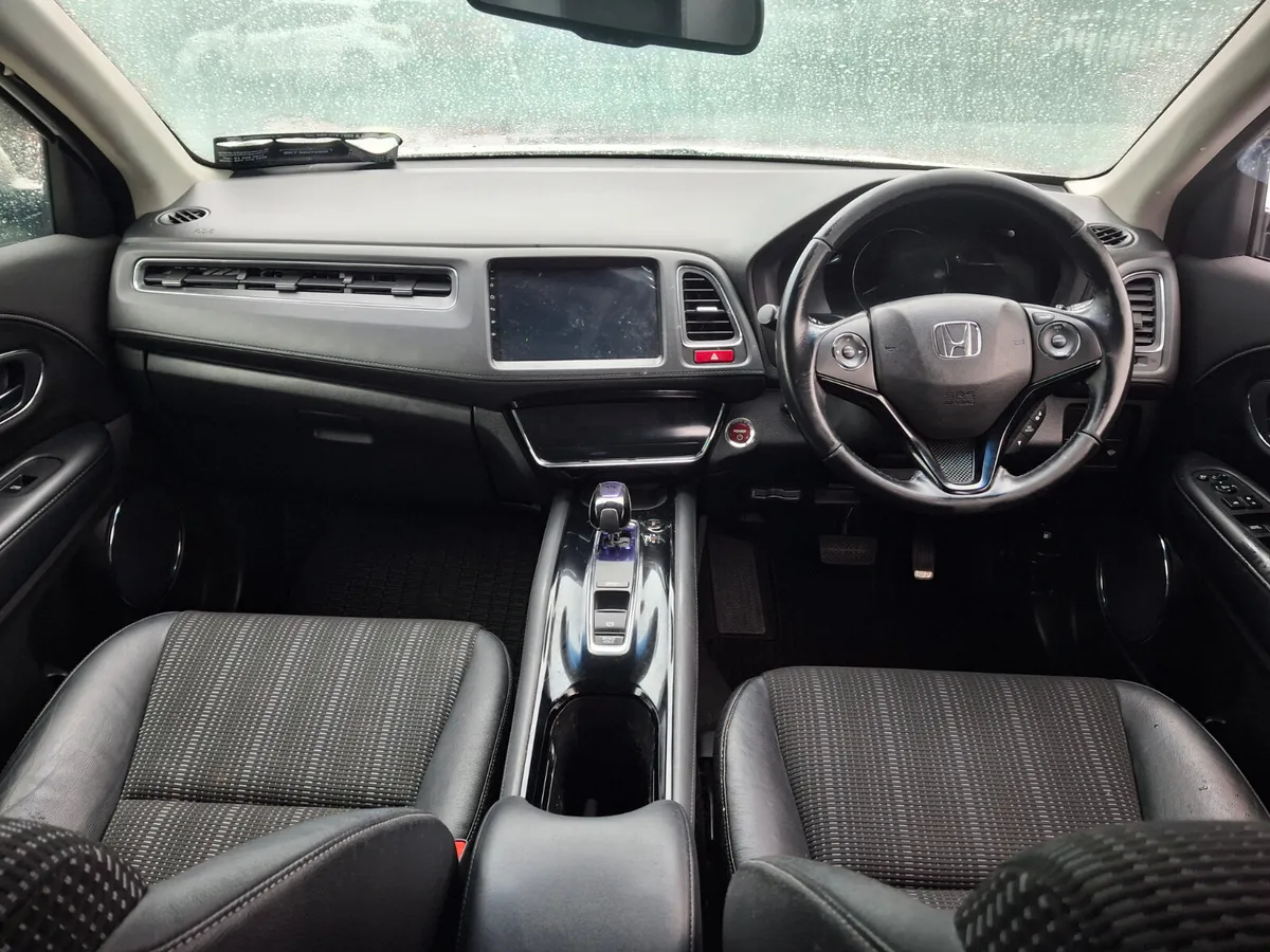 2016 Honda Vezel  Hybrid Automatic - Image 4