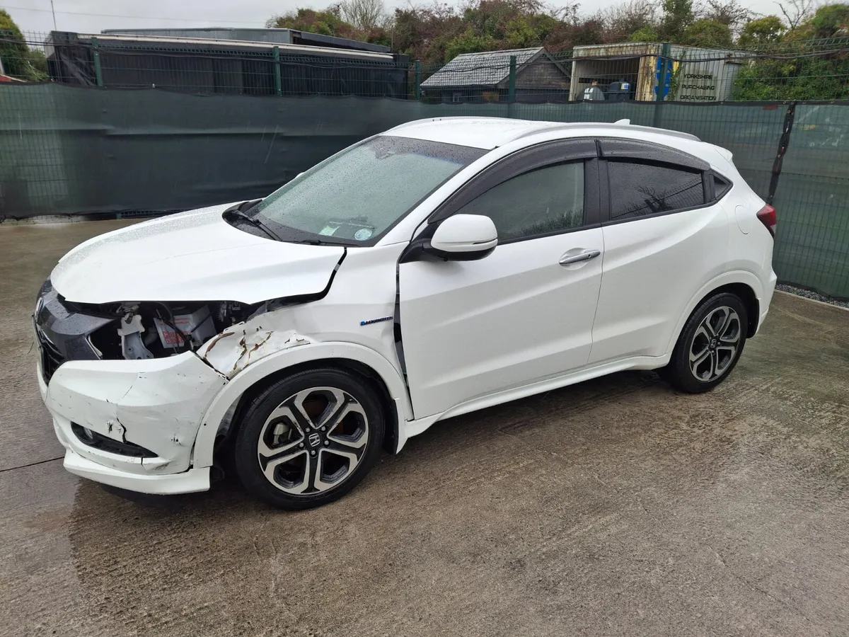 2016 Honda Vezel  Hybrid Automatic - Image 2