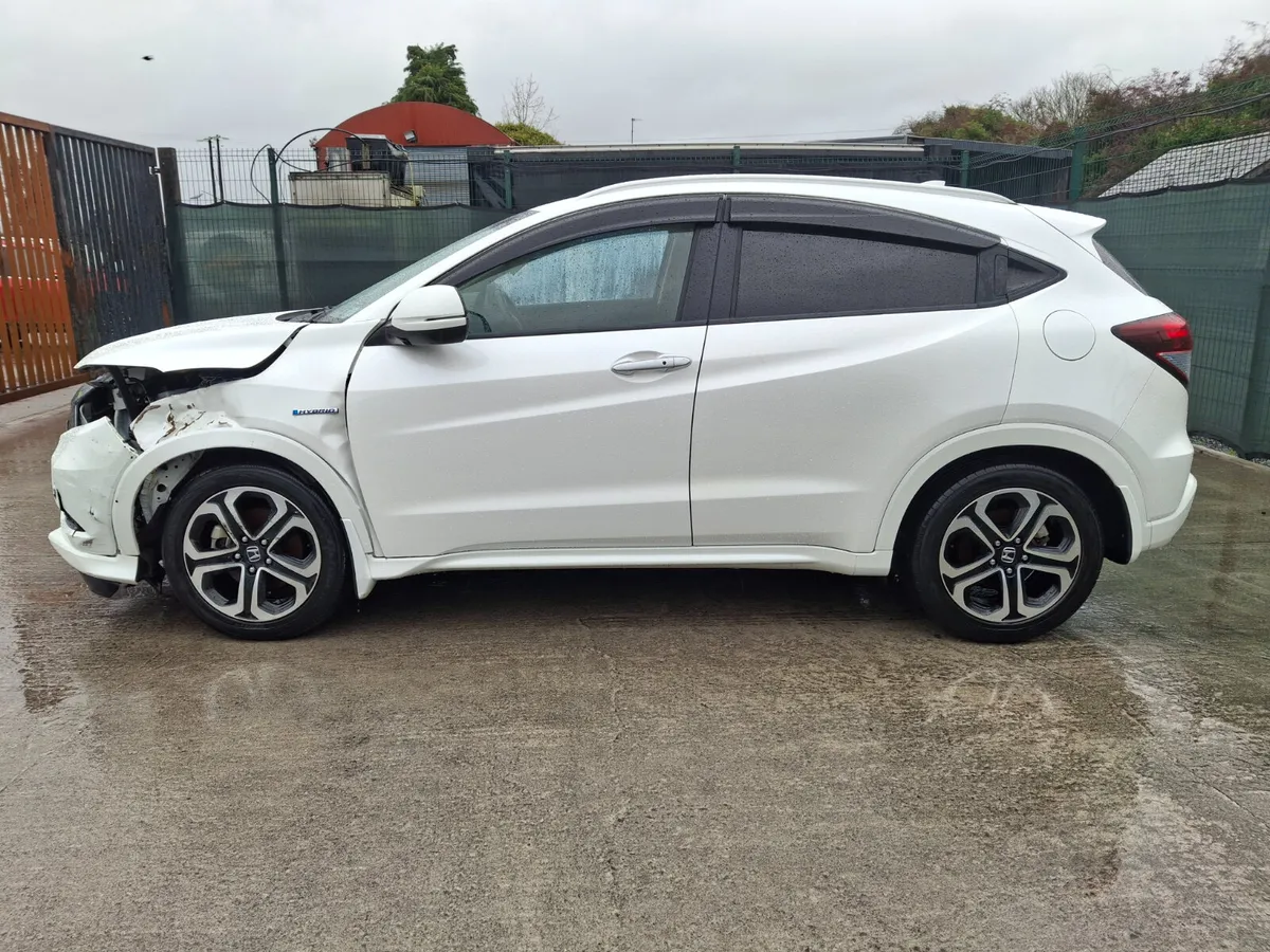 2016 Honda Vezel  Hybrid Automatic - Image 4