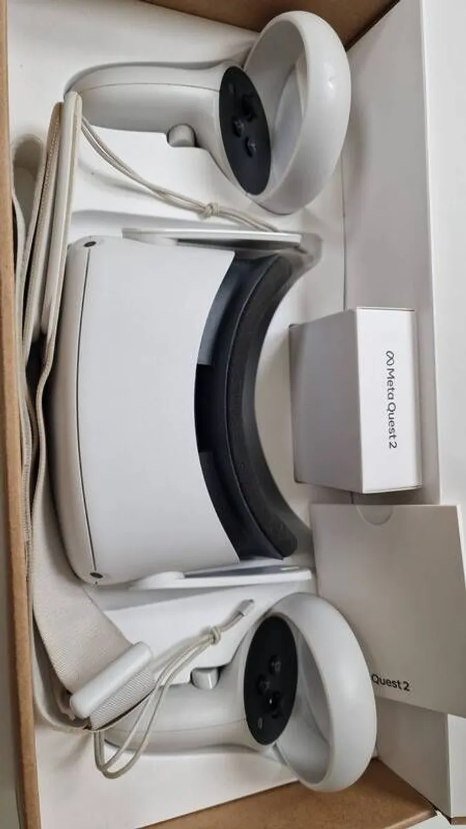 Meta Quest 2 - Image 2