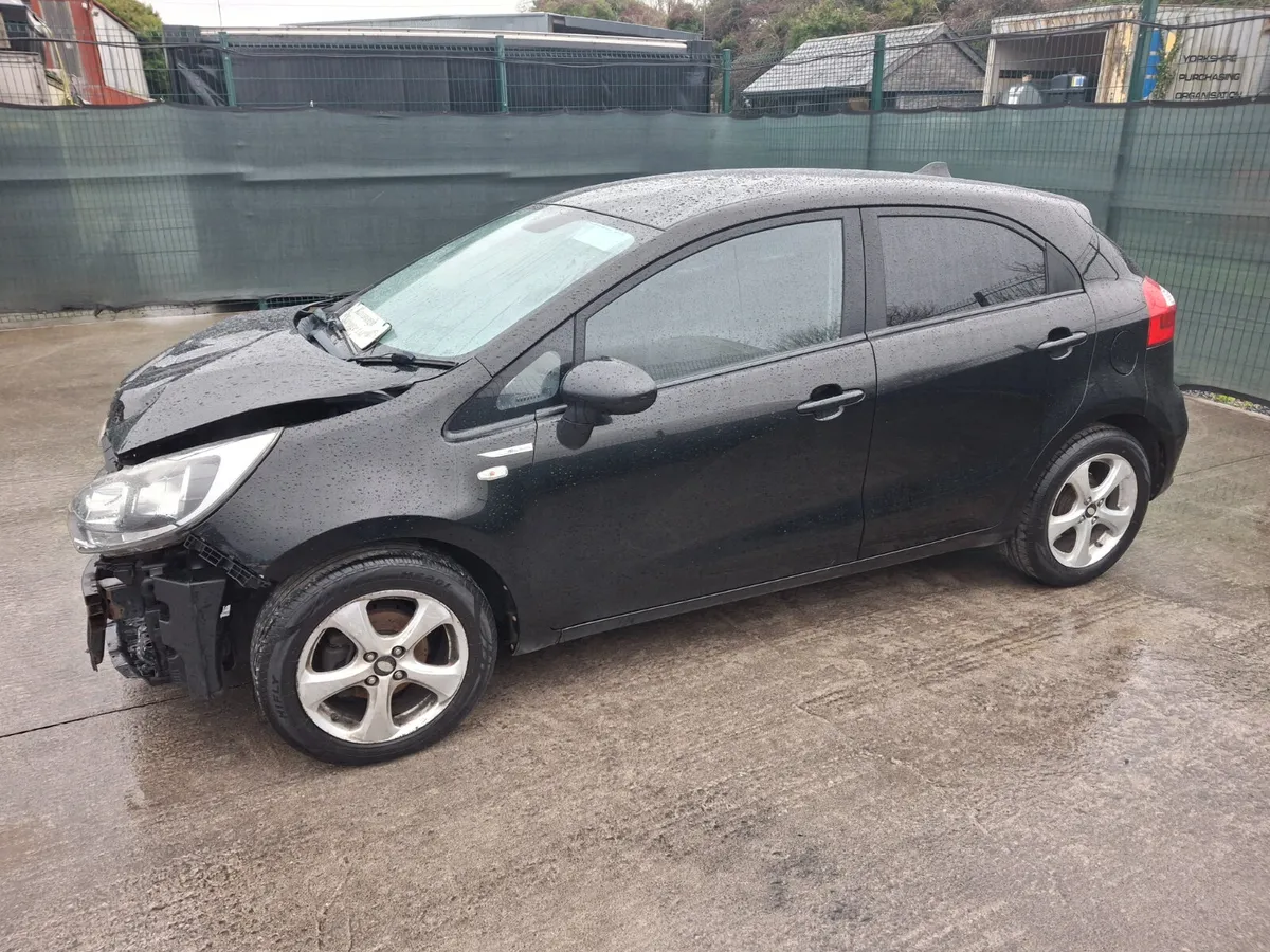 ?€500 OFF!!! 152 Kia Rio   light Front Damage - Image 1