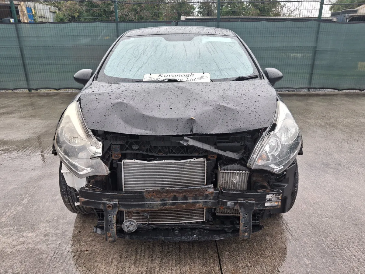 152 kia Rio   light Front Damage - Image 4