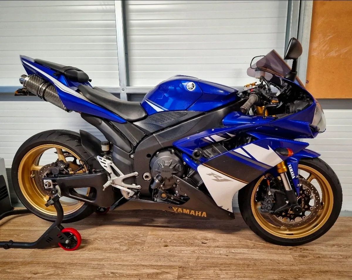 2008 Yamaha R1 - Image 1
