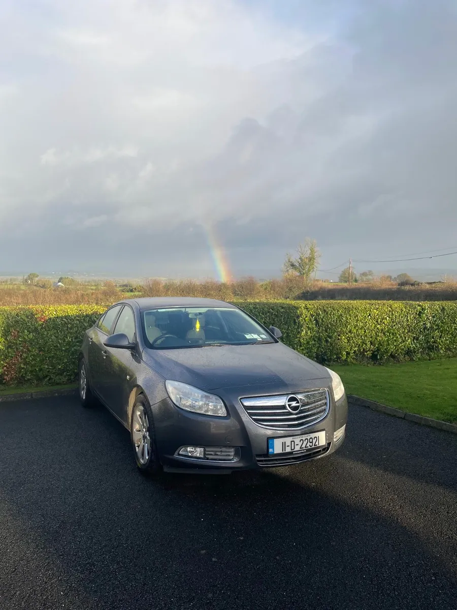2011 Opel Insignia (Automatic) - Image 1