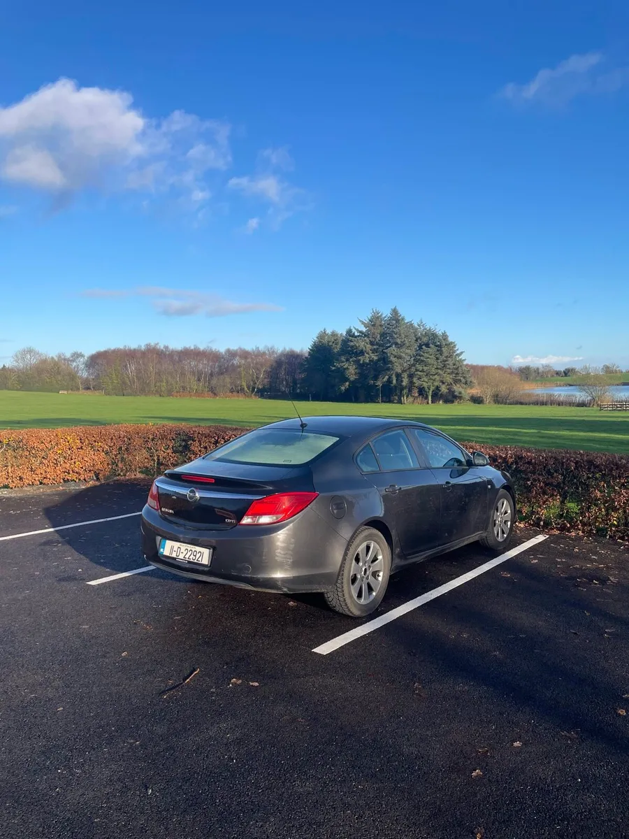 2011 Opel Insignia (Automatic) - Image 3