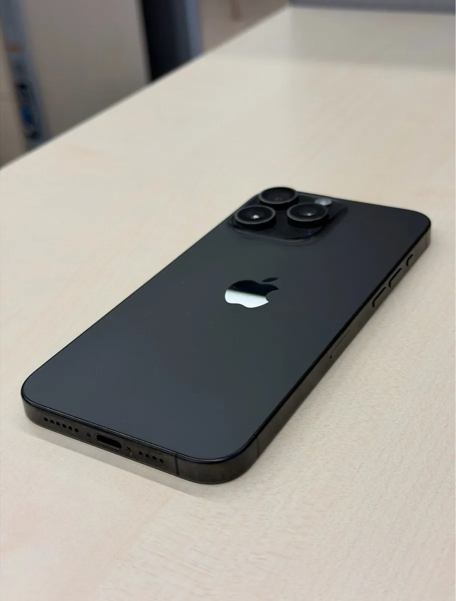iPhone 15 Pro Max - Image 3