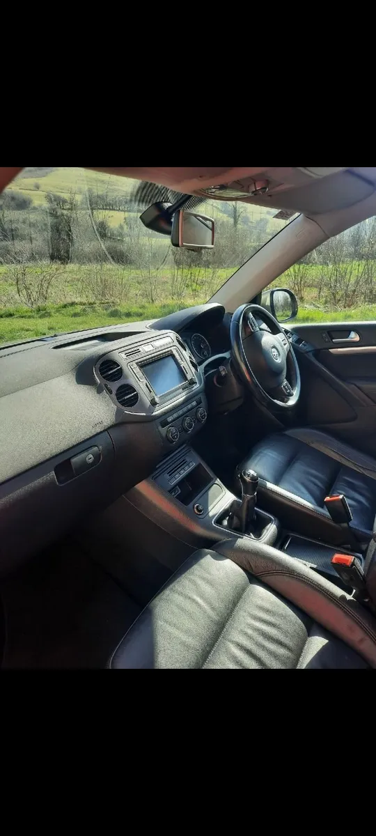 Volkswagen Tiguan 2015 - Image 4