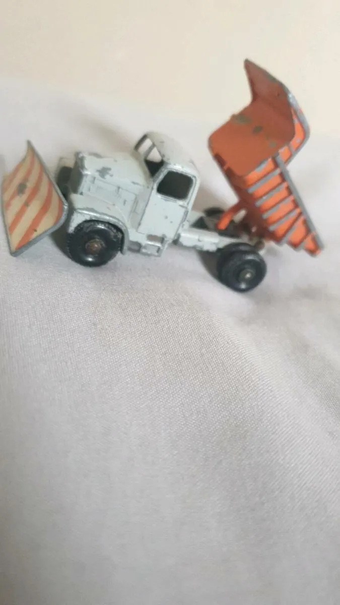 VINTAGE DIE.CAST MODEL MATCHBOX 1960S