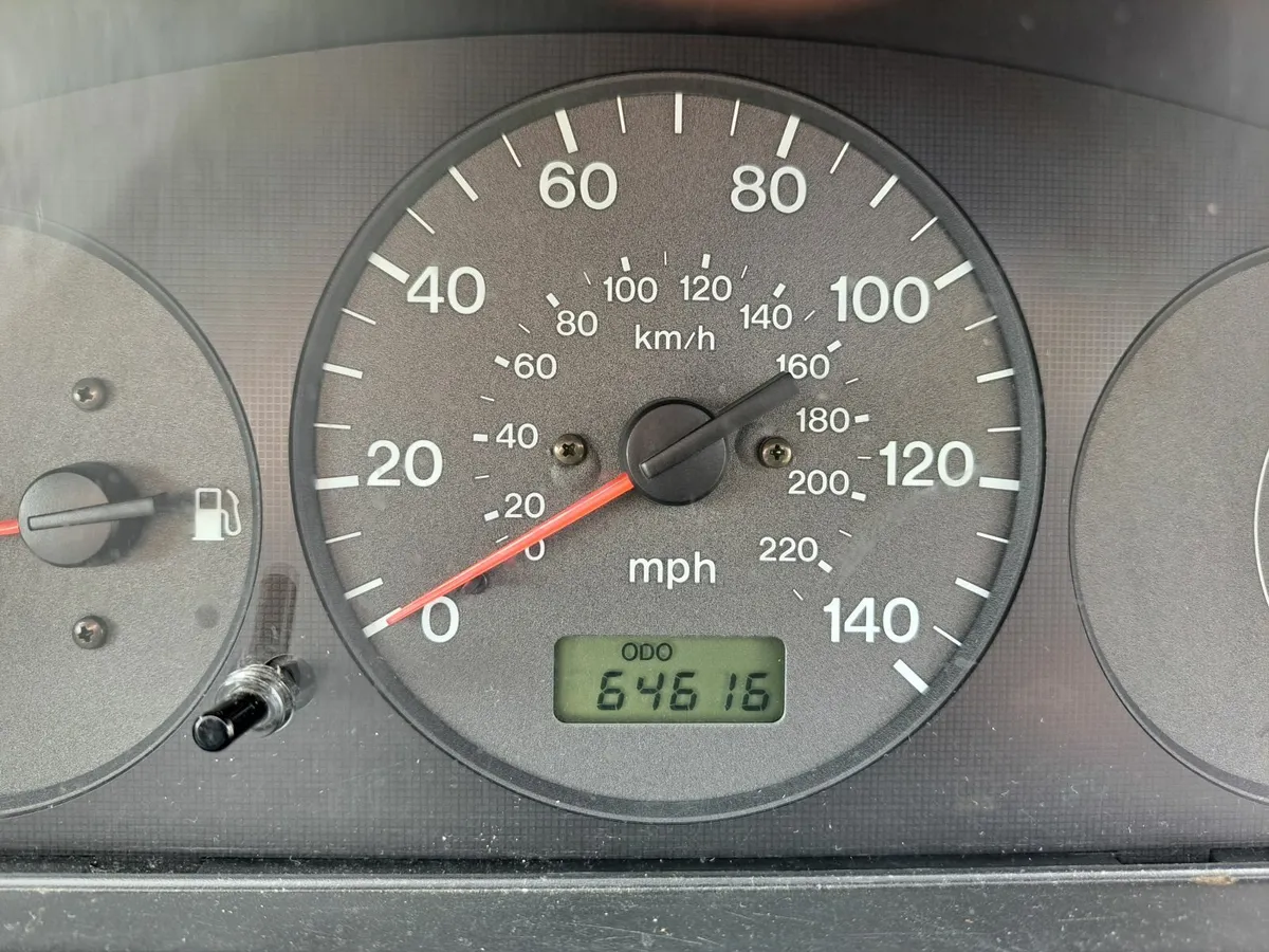 Mazda 323 1998 - Image 4