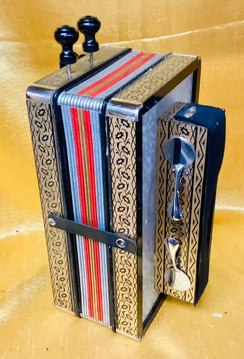 HOHNER HA112C KEY C 2 STOP CAJUN MELODEON USED - Image 2