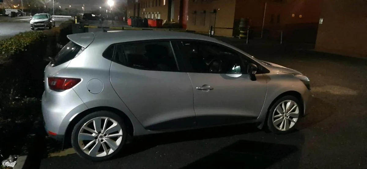Renault clio - Image 1