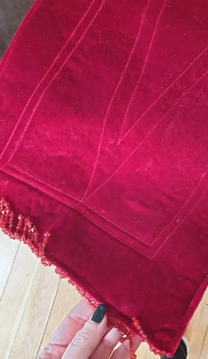 Christmas velvet table cloth set - Image 4