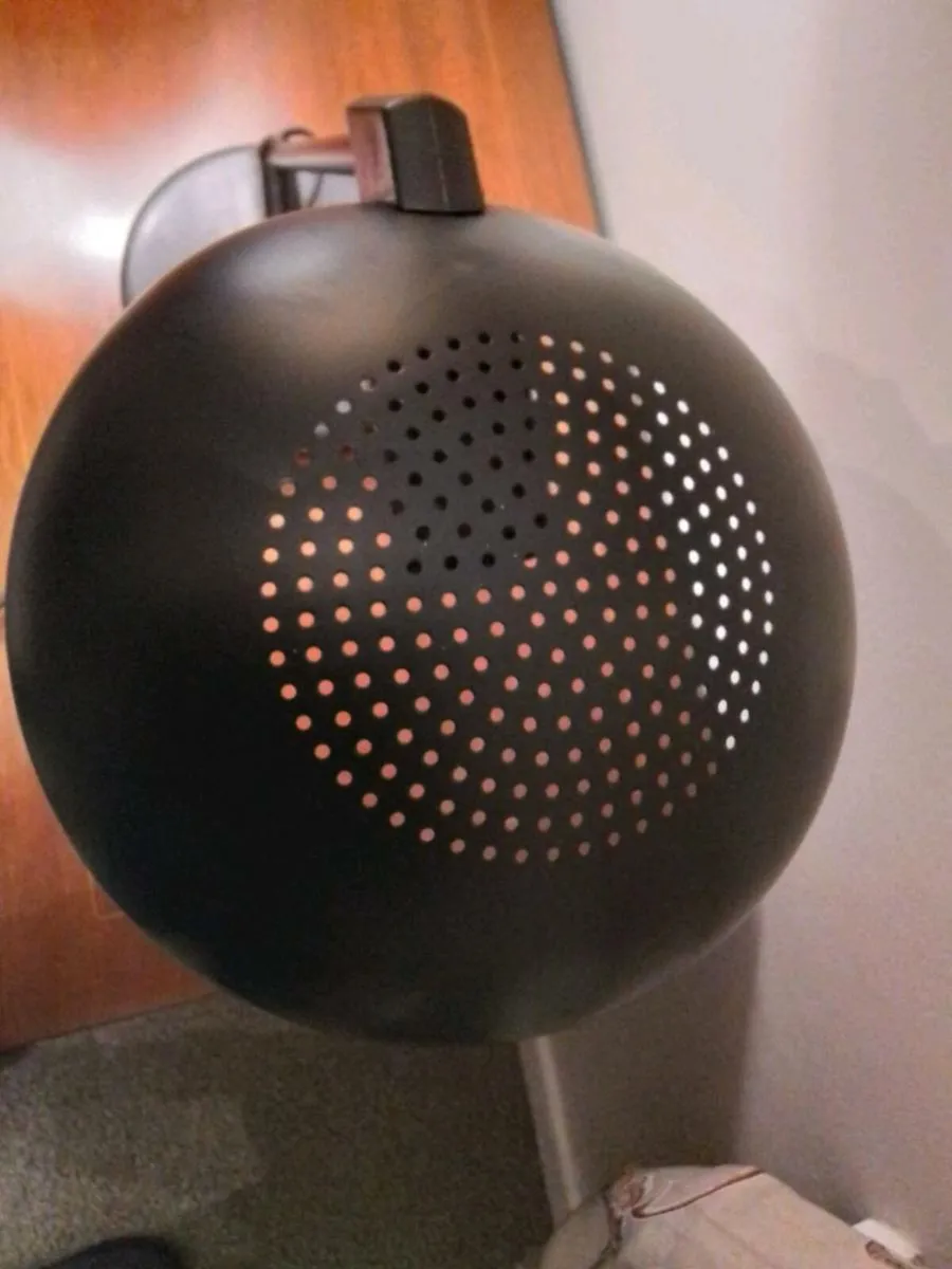 Black angled desk lamp - Image 3