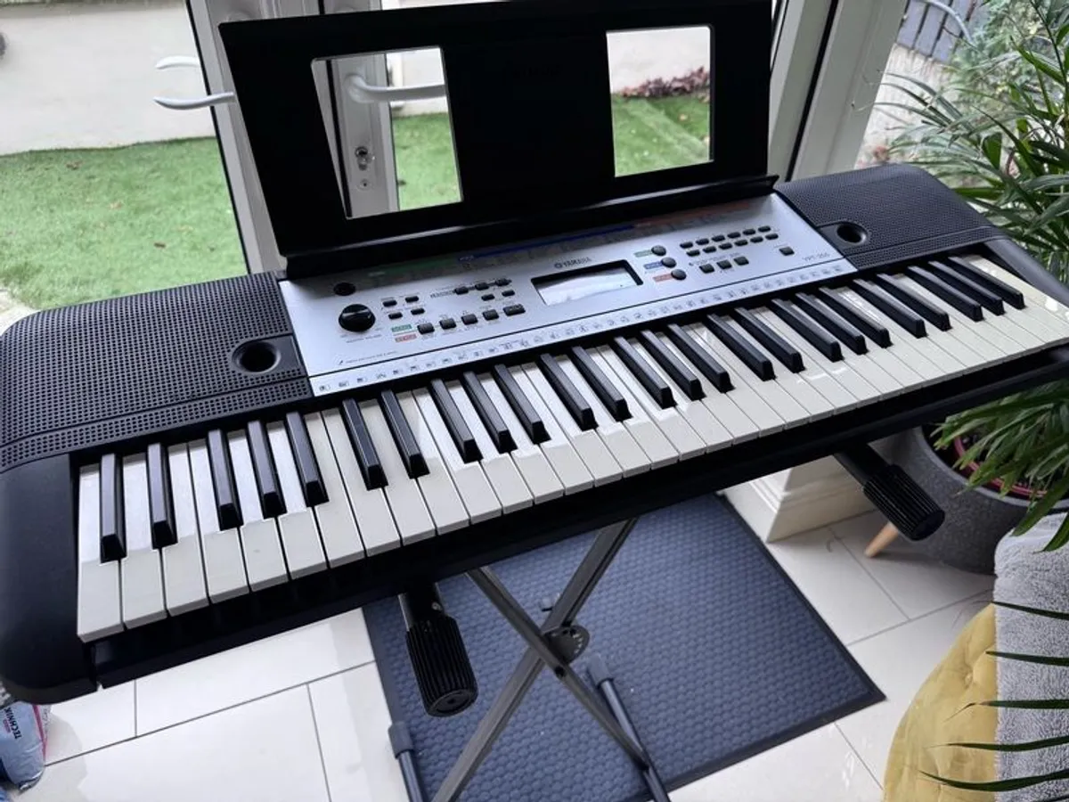 Yamaha Keyboard - Image 3