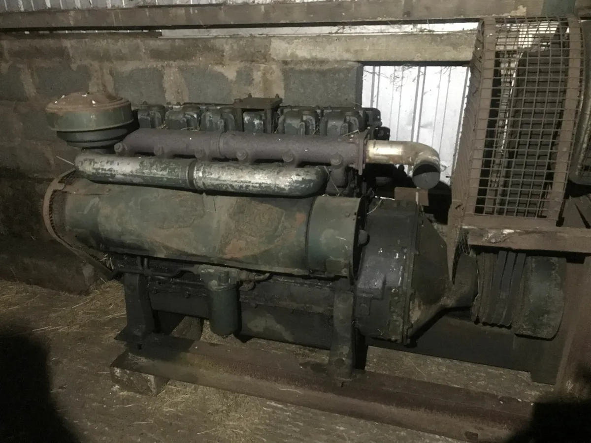 LISTER 6  CYLINDER engine - Image 1