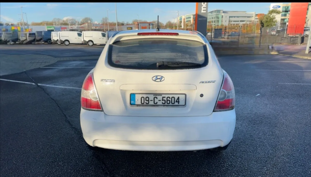 Hyundai Accent 2009 Diesel - Image 3