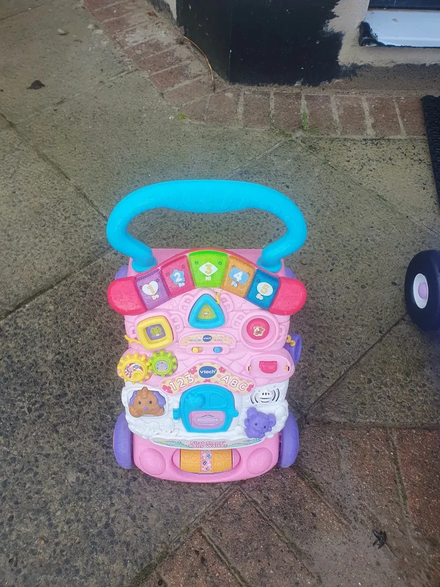 VTech First Steps Baby Walker