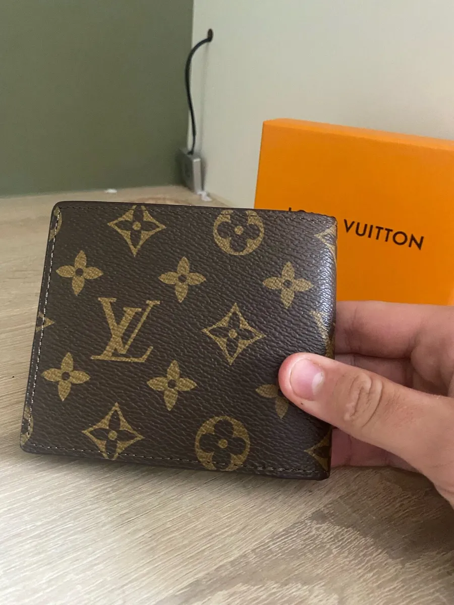 Louis Vuttion wallet - Image 3