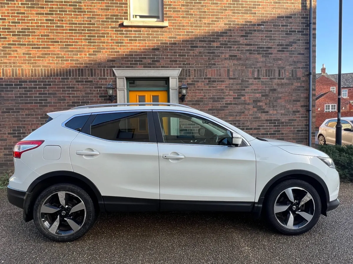 Nissan Qashqai 2015 1.2 AUTOMATIC - Top Specs NI! - Image 4