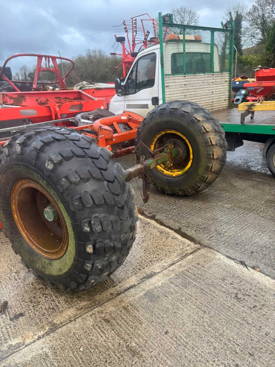 AXEL AND WHEELS - Image 1