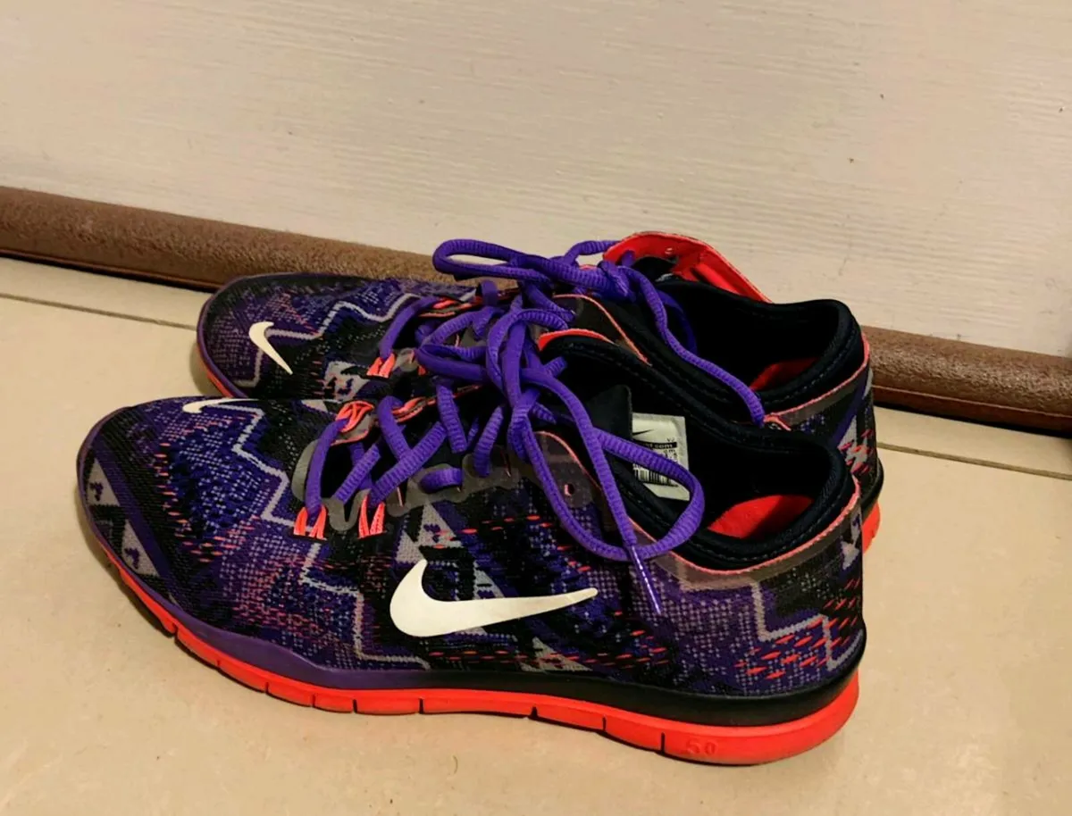 👟 Nike Free TR Fit 4 – Purple/Red/Black | Size US - Image 3