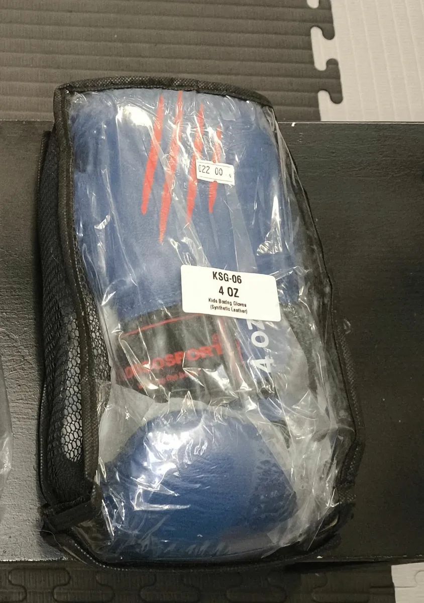 Boxing set for juniors - gloves + headgear - Image 1