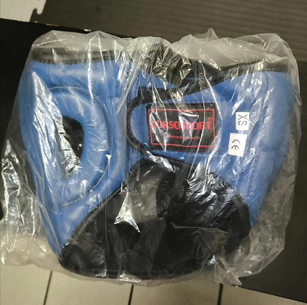 Boxing set for juniors - gloves + headgear - Image 4