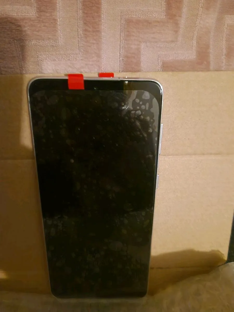 Samsung phone - Image 1