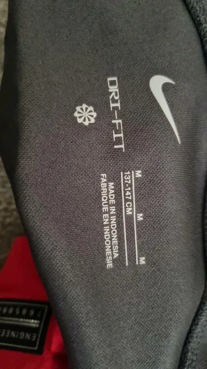 Kids Nike Liverpool Tops & Primark Jacket - Image 3