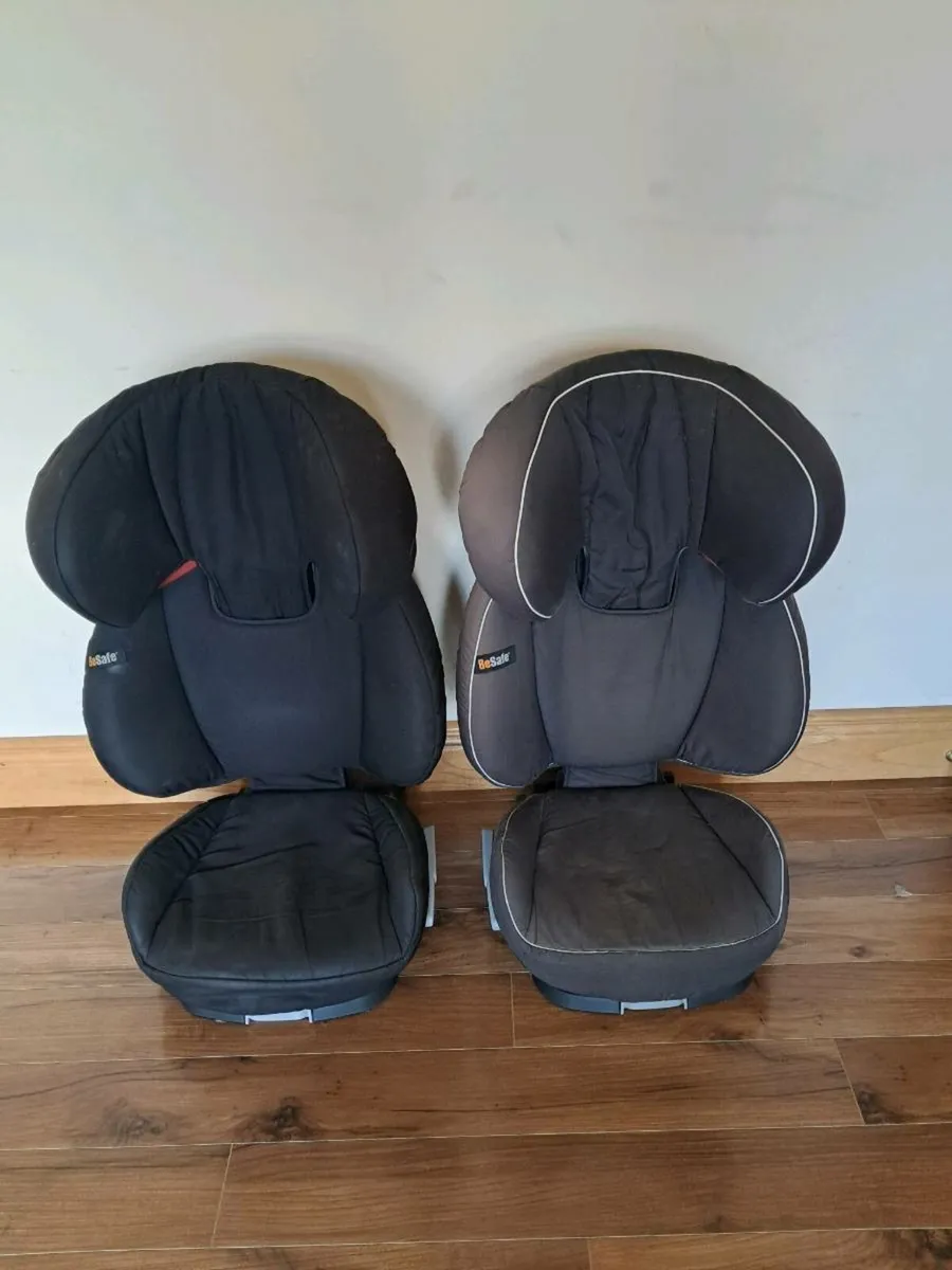 2 x BeSafe ISO fix Car Seats - Image 1