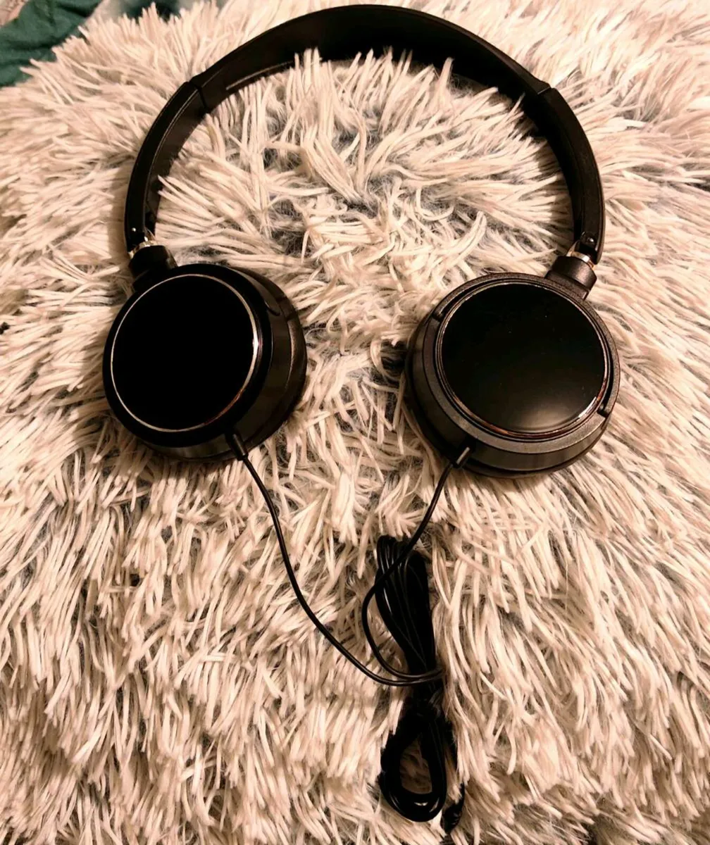 🎧 Brand New Over-Ear Wired Headphones – Sleek & C - Image 4