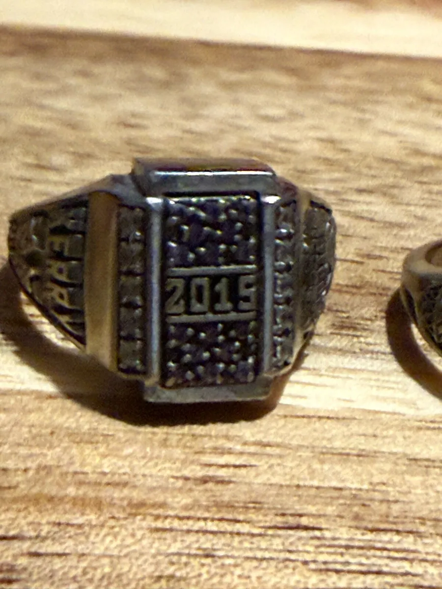 School Rings Size 54 each 30 euro - Image 2