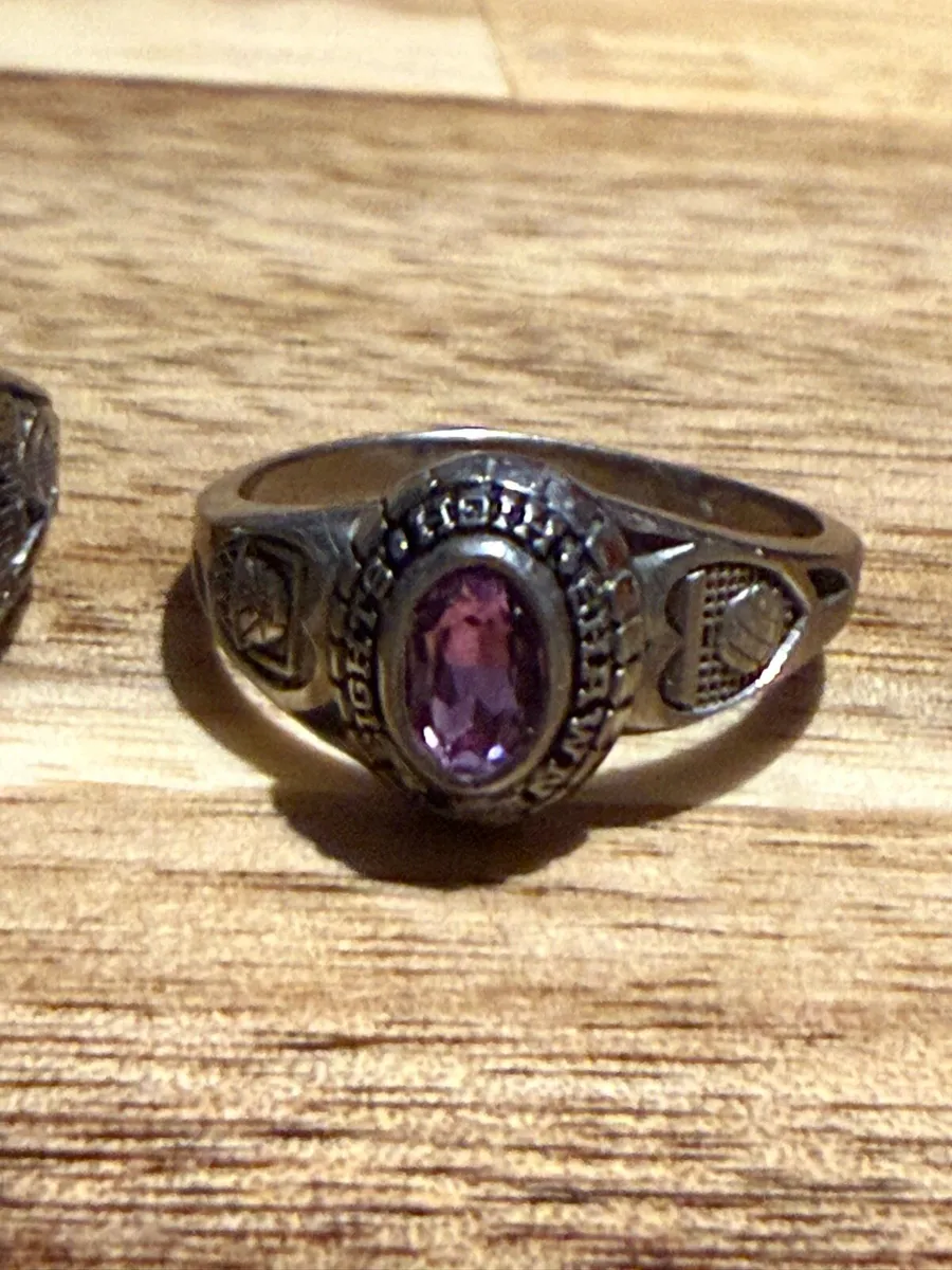 School Rings Size 54 each 30 euro - Image 3