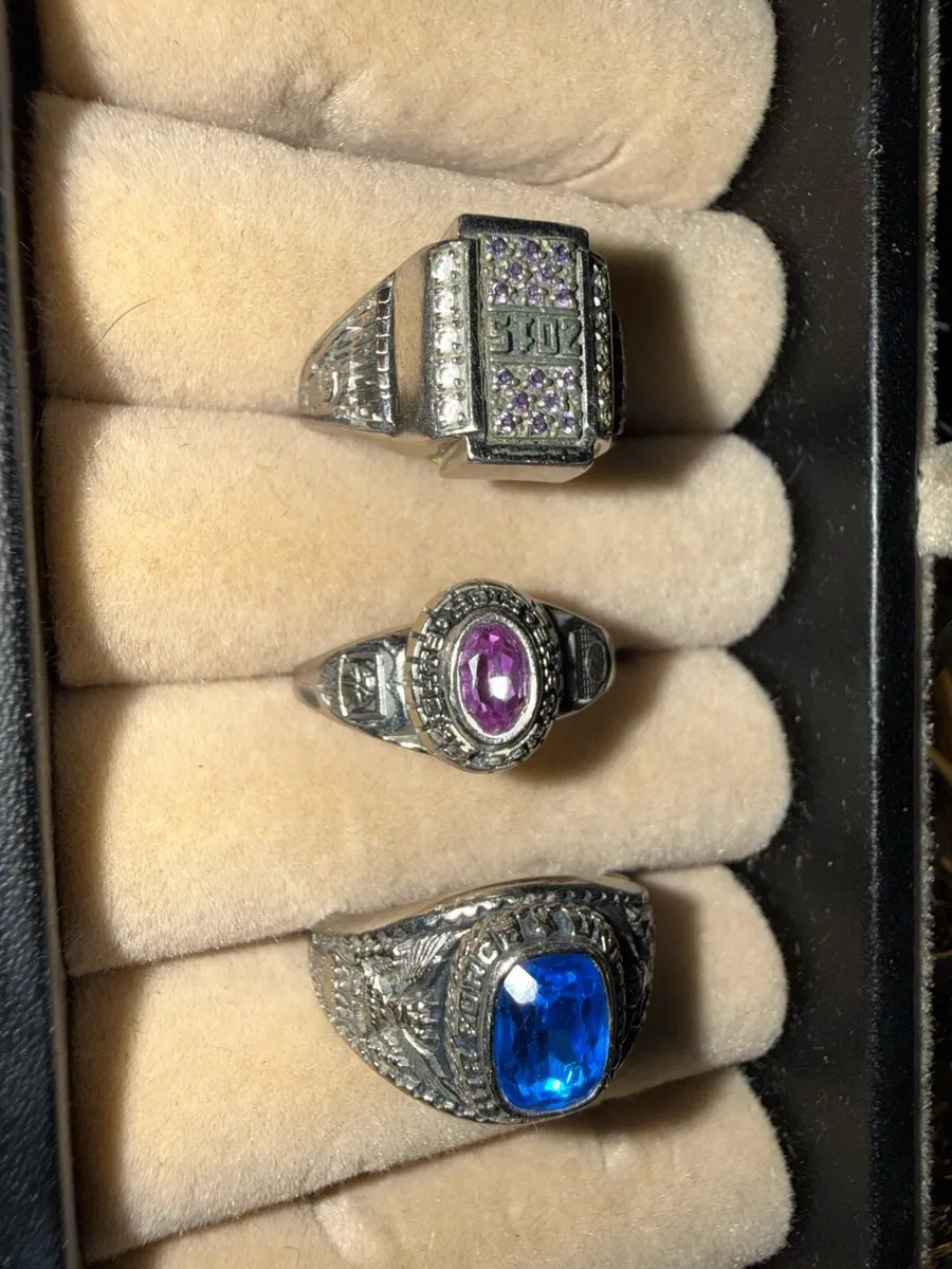 School Rings Size 54 each 30 euro - Image 4