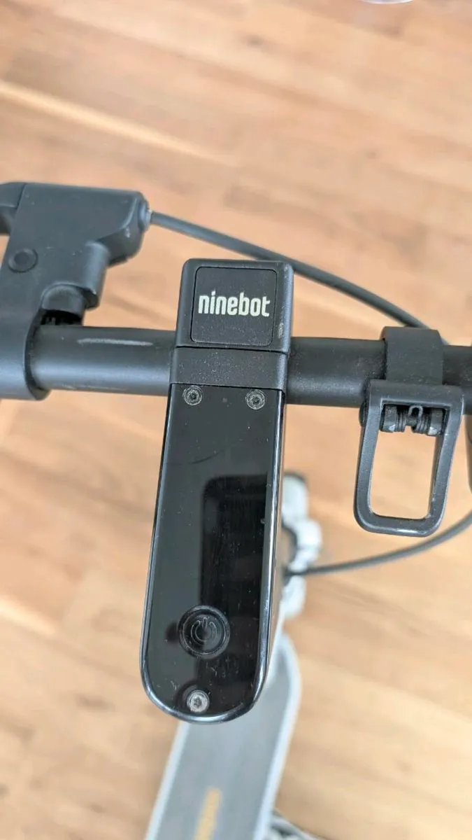 Electric Scooter - Ninebot KickScooter MAX - Image 3