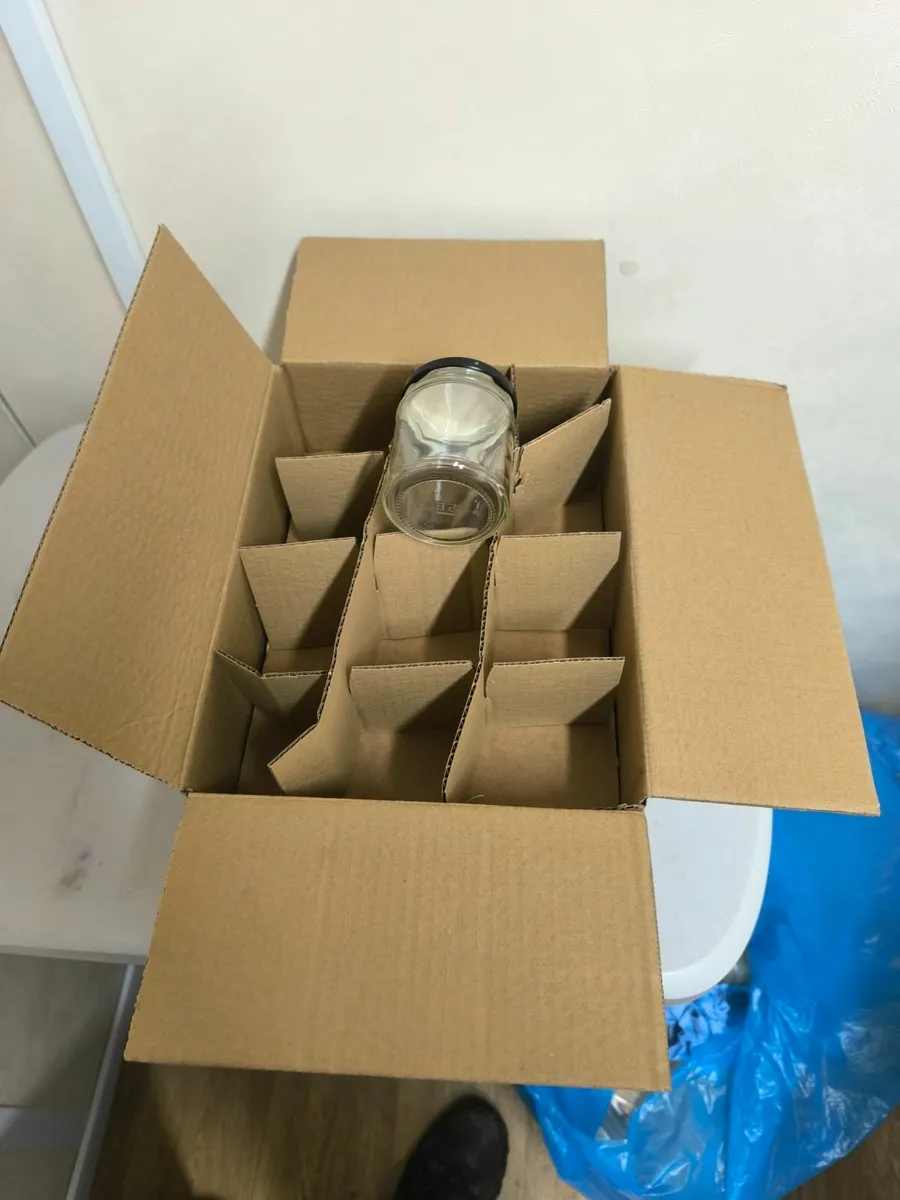 Cardboard boxes - Image 1