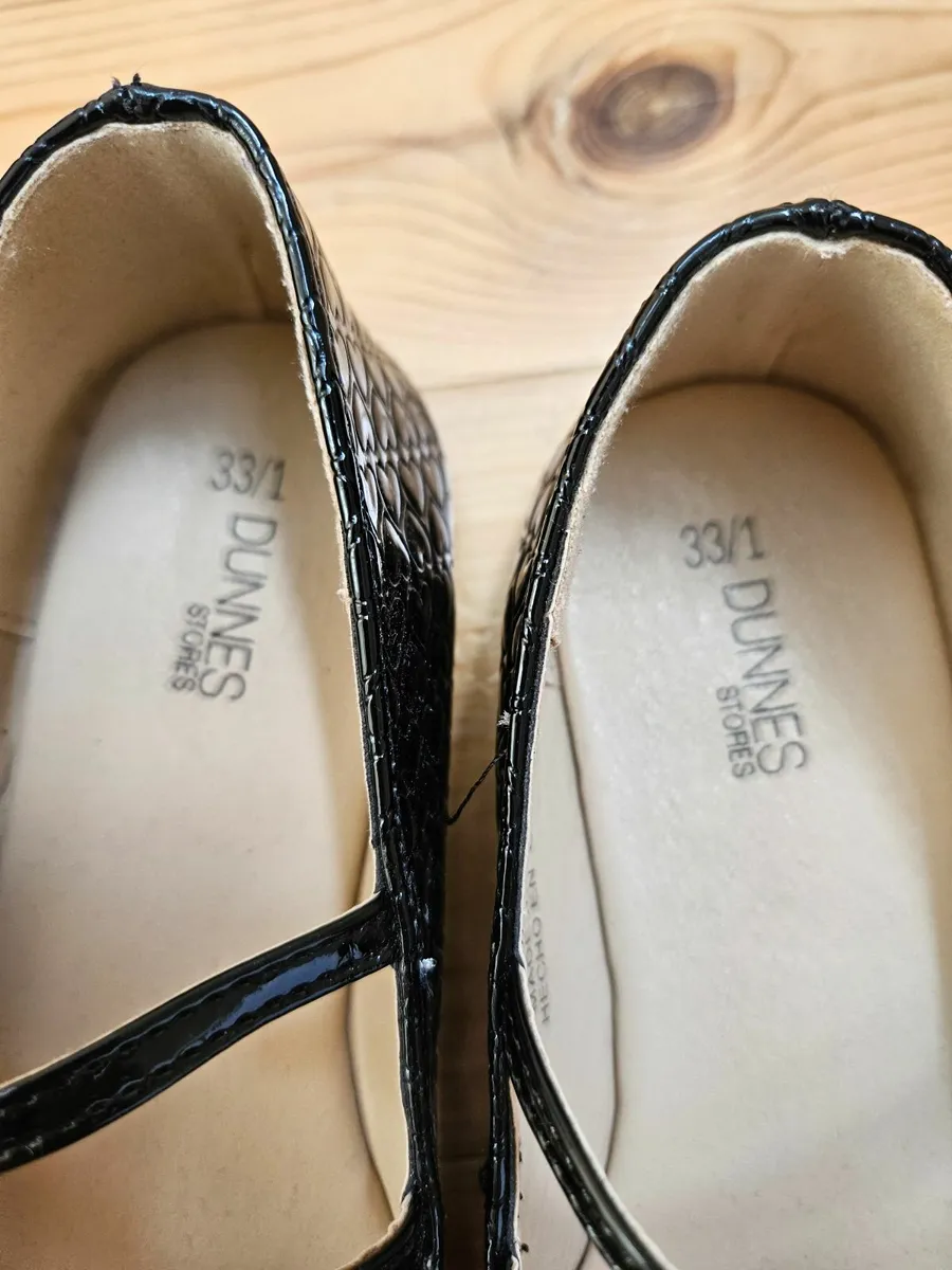 Girls Pumps Size 1 - Image 3