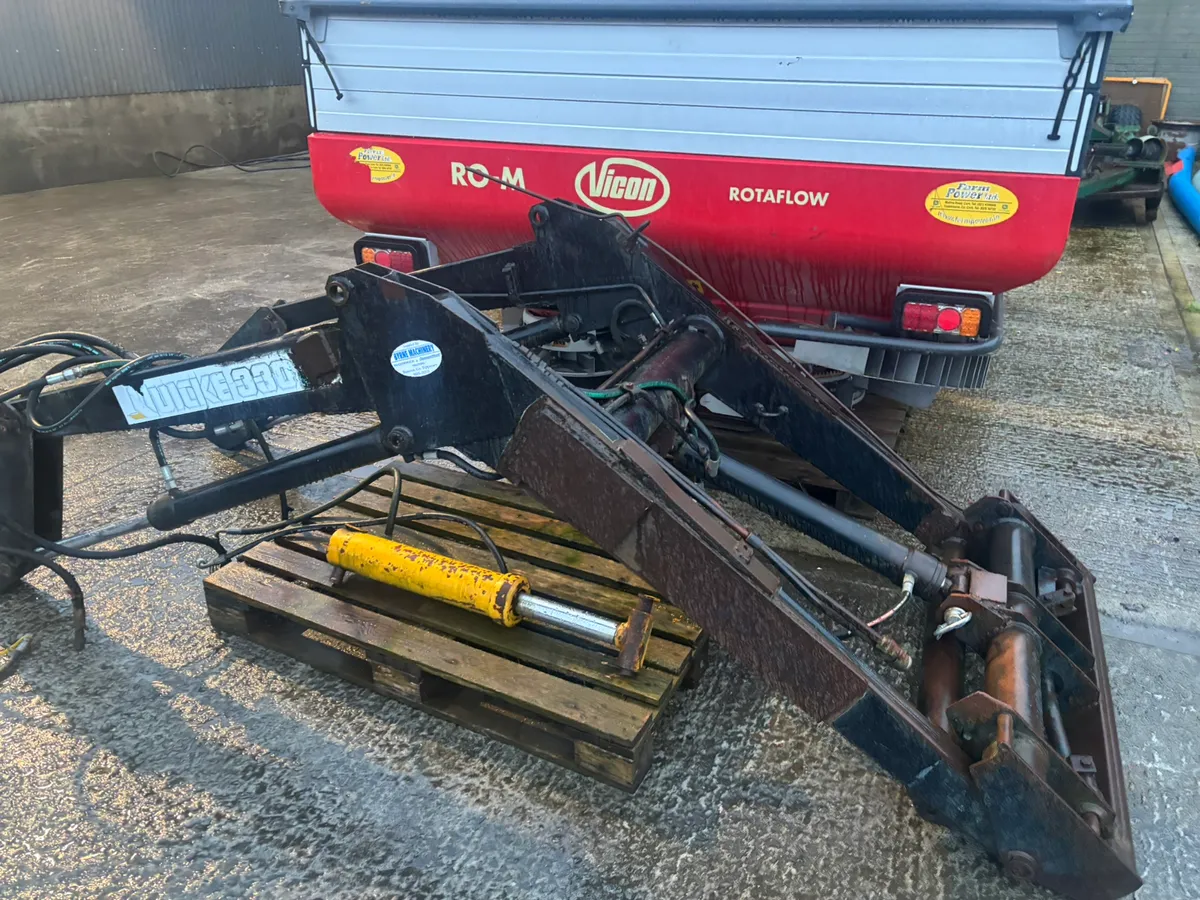 QUICKE 3300  LOADER - Image 3