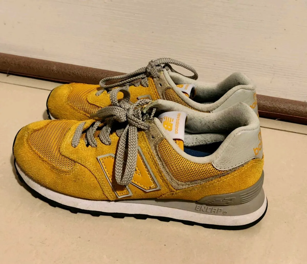 👟 New Balance 574 Classic – Yellow & Grey | Size - Image 3