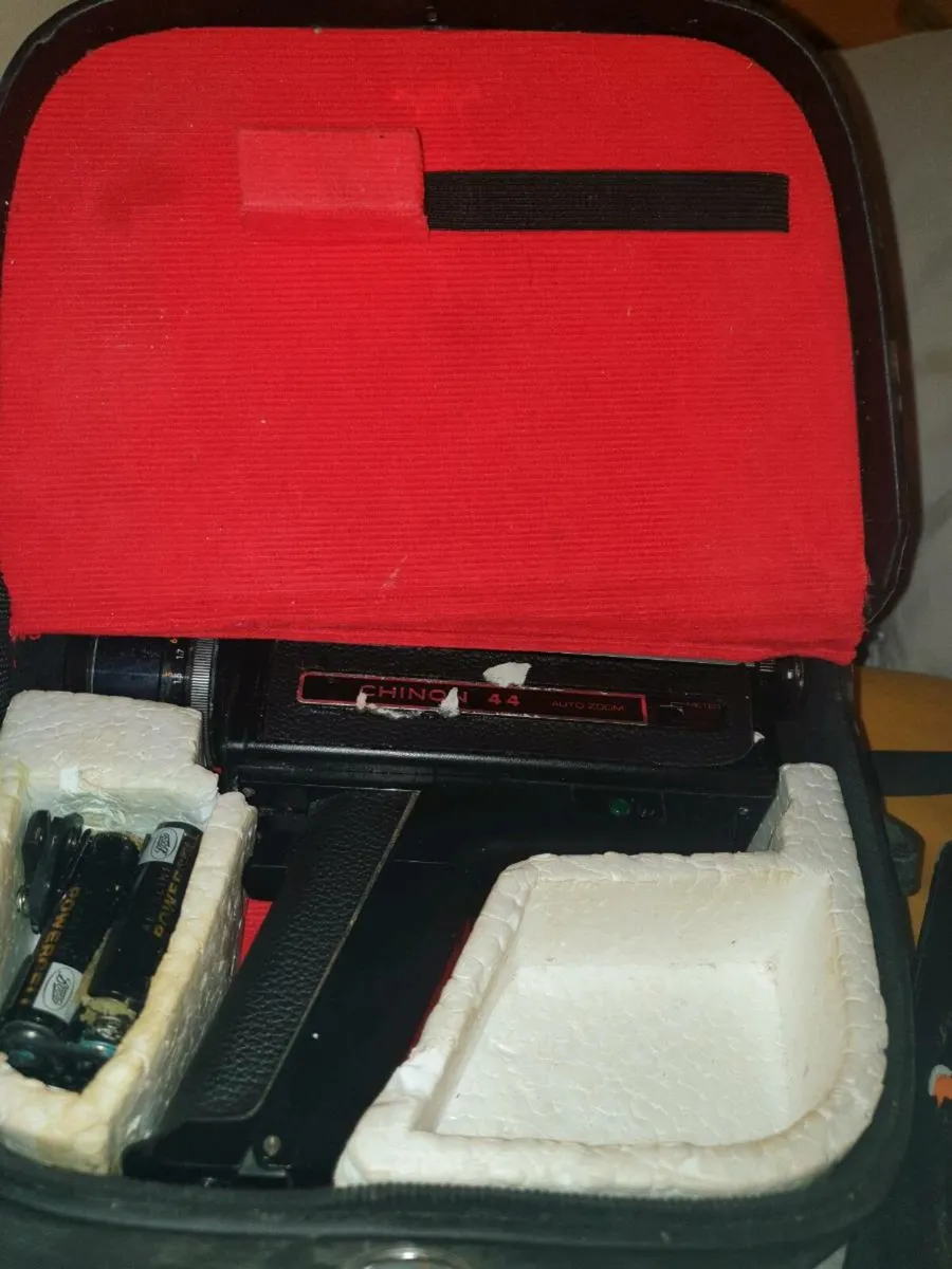 VINTAGE 1970s CHINON 44 AUTO ZOOM CAMERA - Image 1