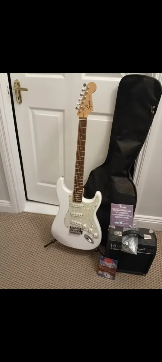 electric guitar - Image 1