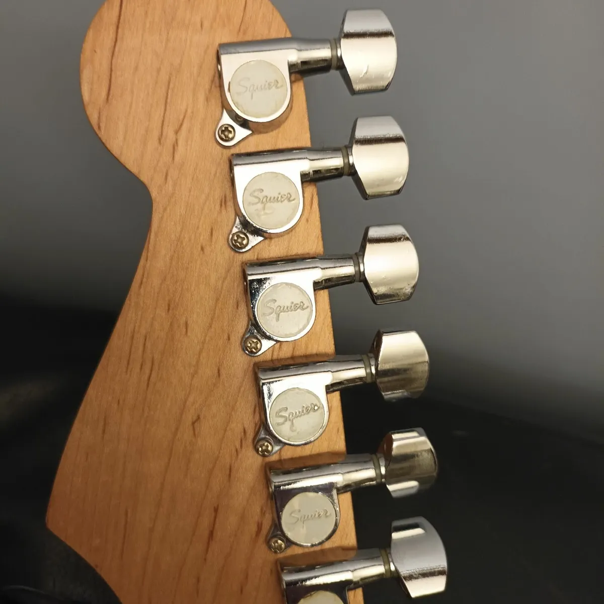 electric guitar - Image 3